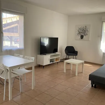 Appartement Tres Calme, Rdc, 800 M De La Cite Medievale Classee Au Patrimoine De L'unesco